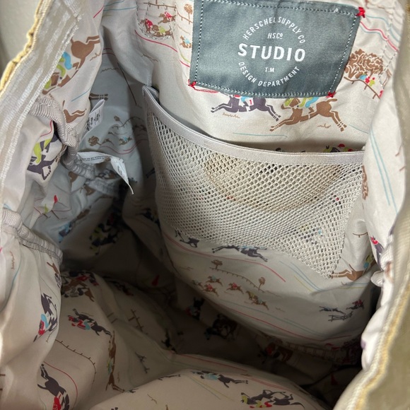 Herschel horse 🐎 racing tote - Picture 5 of 6